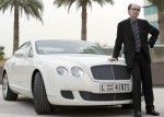 Bentley y hombre comun